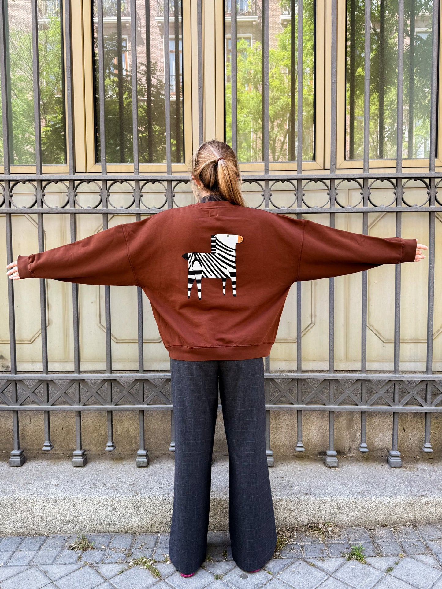 Sudadera Tabaco de Cebra Adultos