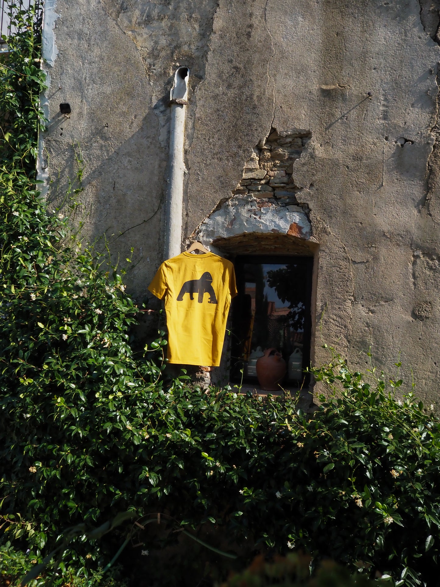 Camiseta Gorila Cúrcuma