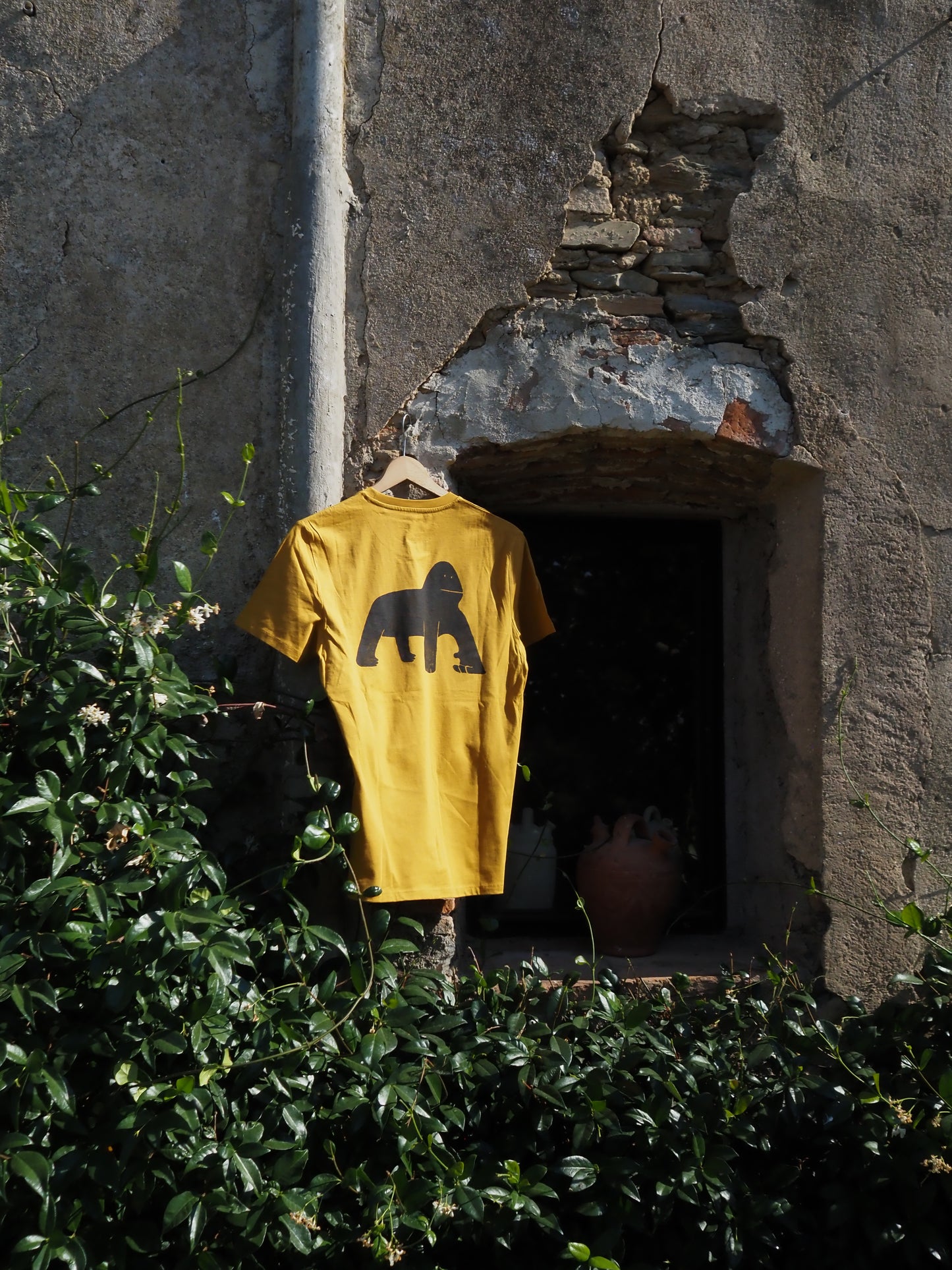 Camiseta Gorila Cúrcuma