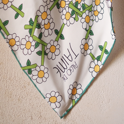 Green Daisy Scarf