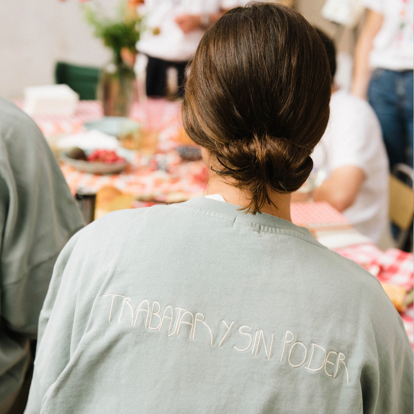 Trabajar y Sin Poder Classic Sweatshirt